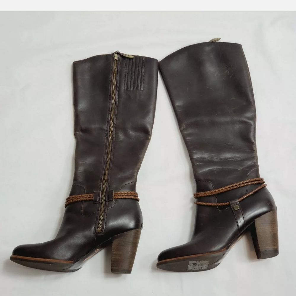 Ugg Woman's Neoma  Brown Heel Knee Boots size 6